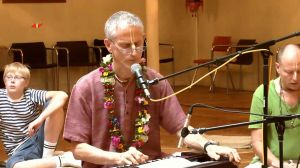 2012 07 29 Evening kirtan - part 1