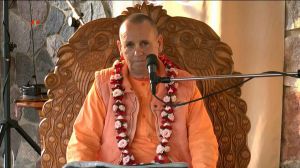2012 07 17 ЕМ Дхирашанта Прабху ― Международный Архив ИСККОН