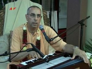 2010 07 30 Evening kirtan | HH Niranjana Swami